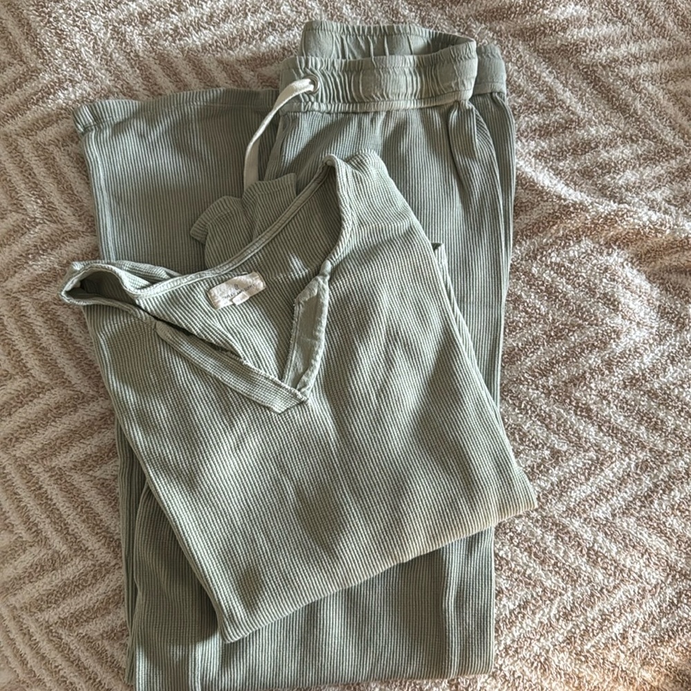Thread and supply thermal Jammie set